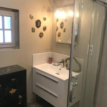 Avec Jardin Apartment