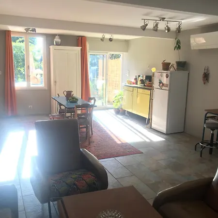 Apartment Avec Jardin *