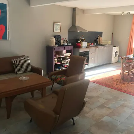 Apartment Avec Jardin Coufouleux